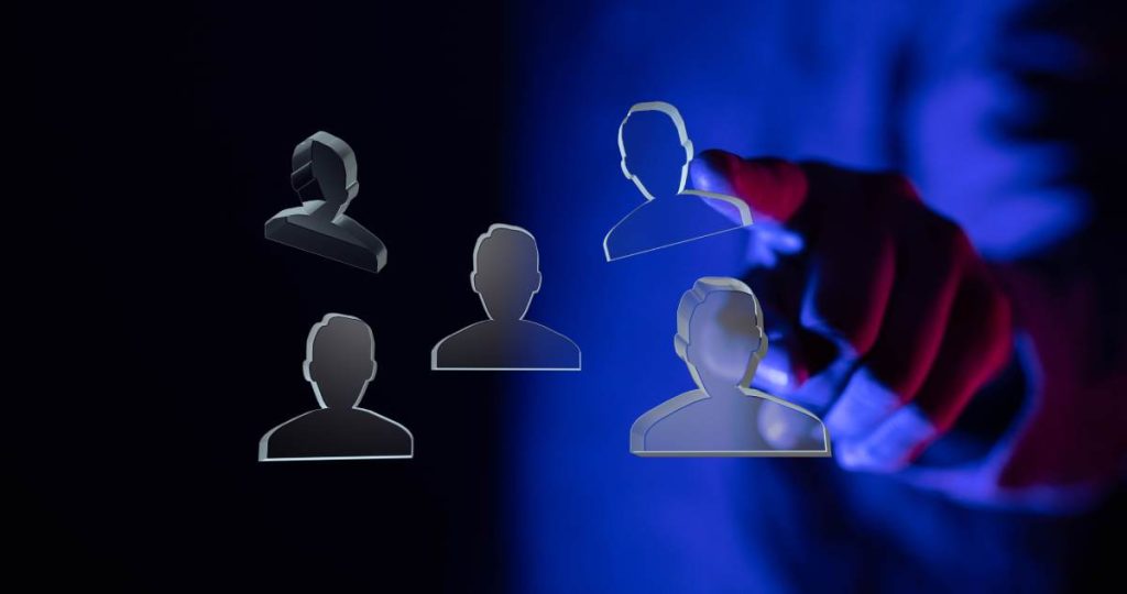 Mano seleccionando icono de usuario